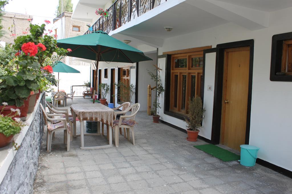 מלון לה Travellers House מראה חיצוני תמונה