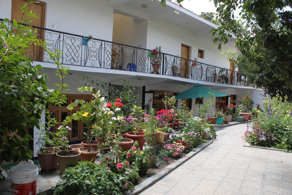 מלון לה Travellers House מראה חיצוני תמונה