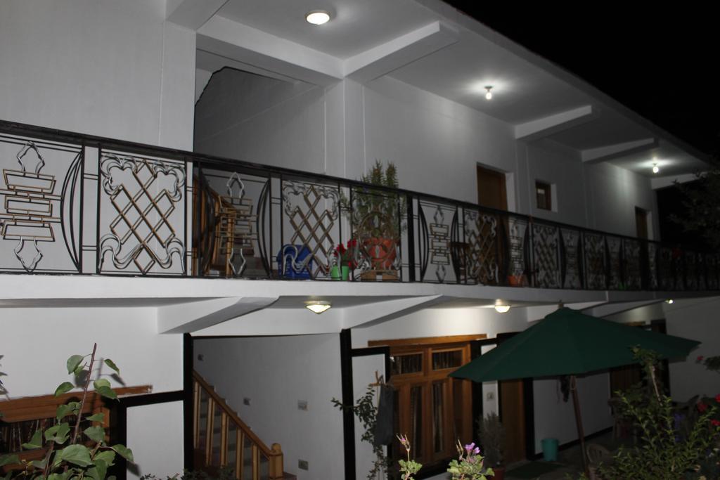 מלון לה Travellers House מראה חיצוני תמונה
